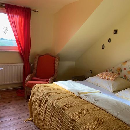 Steinhofel Vierseitenhof Hasenfelde - Ferienwohnung Feldblick מראה חיצוני תמונה